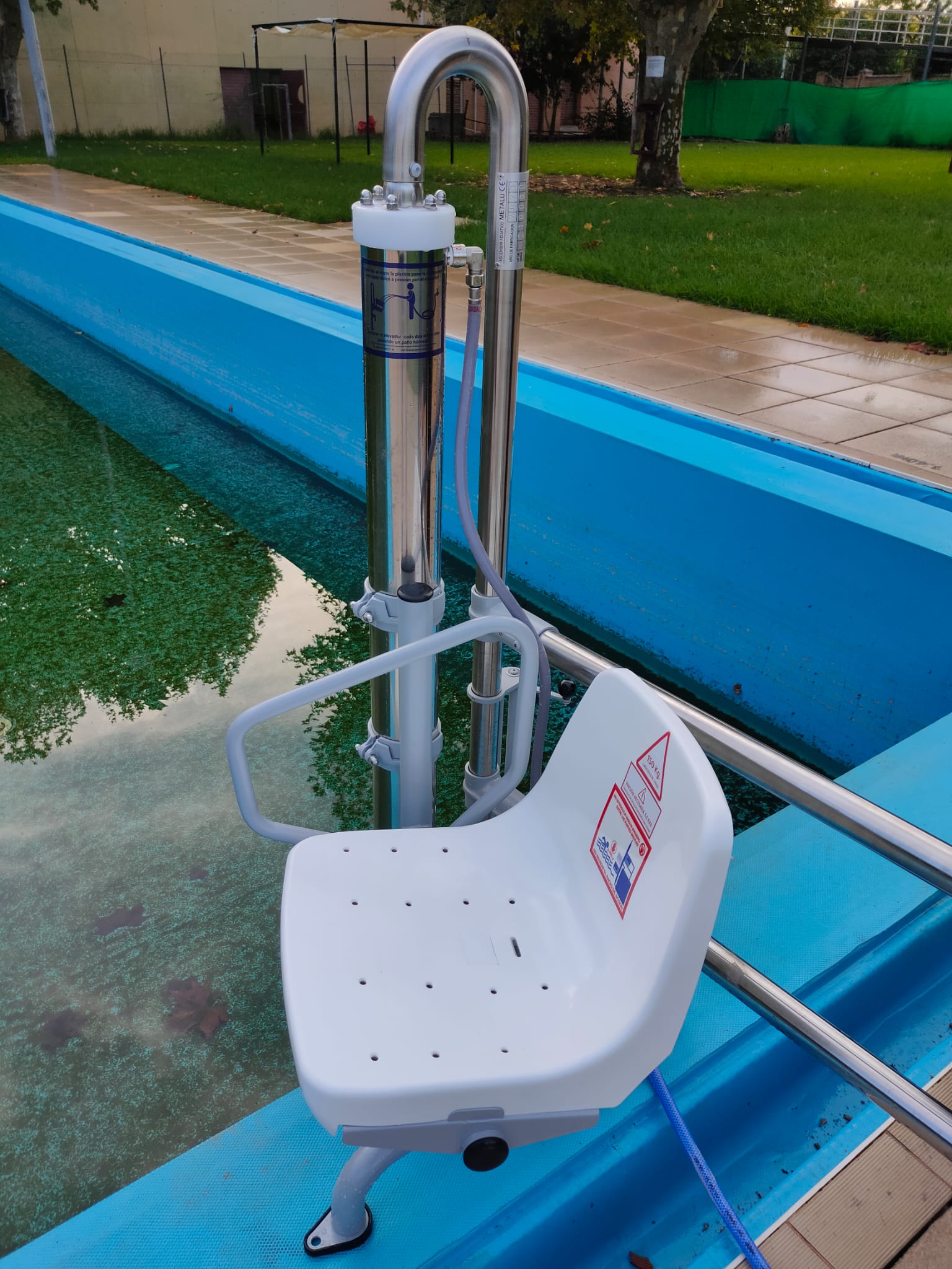 Grua piscina Fuensanta 1